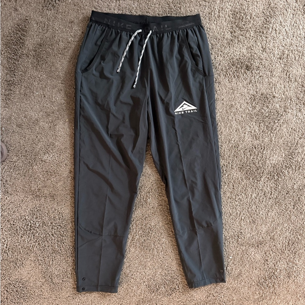 Nike trail Men's Black Joggers size S